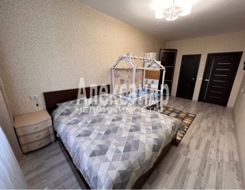 1-комнатная квартира (47м2) на продажу по адресу Мурино г., Шоссе в Лаврики ул., 87— фото 1 из 11