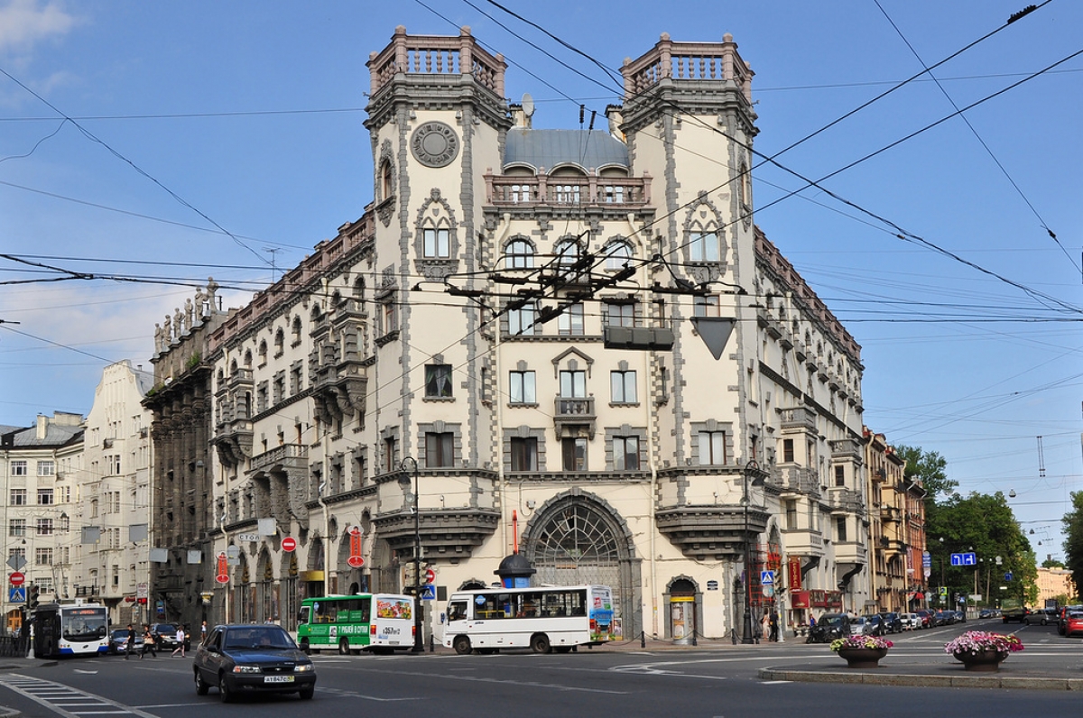 Санкт петербург петроградская 100. Каменноостровский проспект Санкт-Петербург. Каменоостровскиц прост. Каменноостровский проспект Петроградская. Петроградская сторона Каменноостровский проспект Питер.